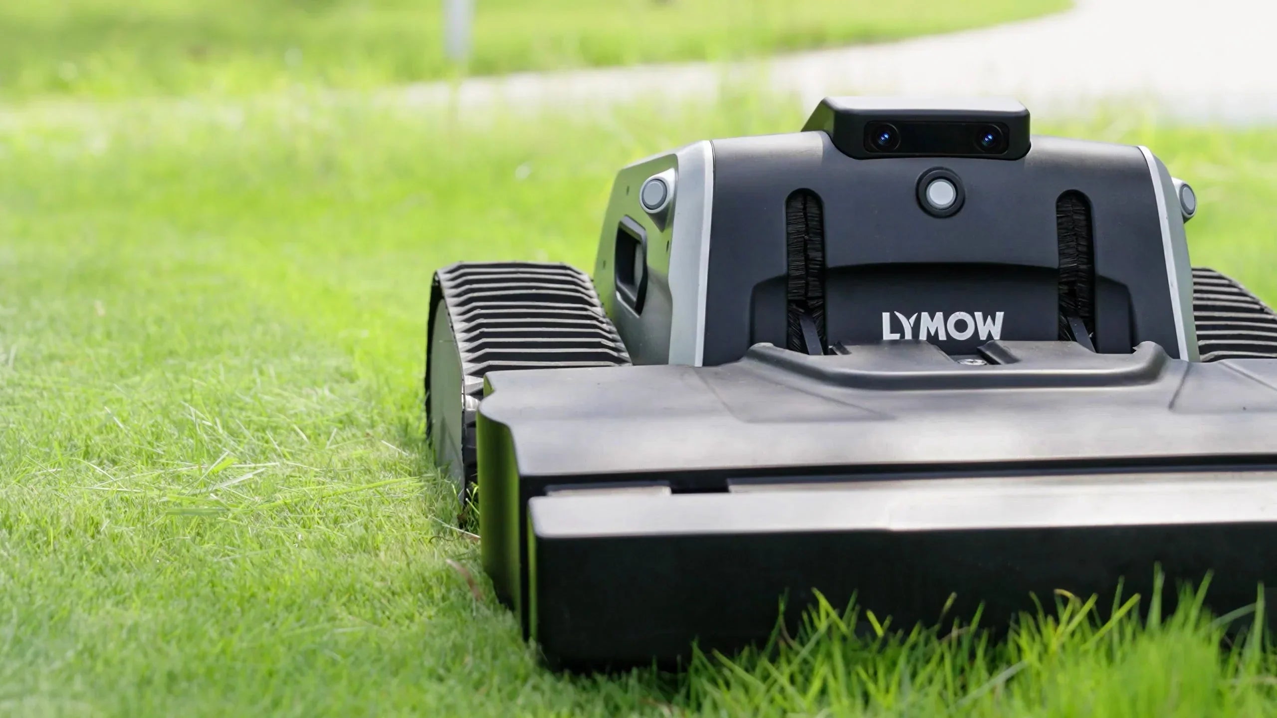 Lymow One Story : Notre parcours vers un entretien plus intelligent des pelouses